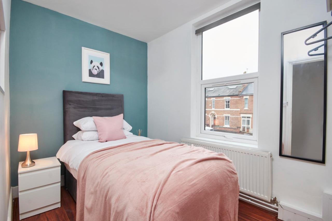 5 Bed House In Leamington Spa Perfect For Contractors With 7 Beds By Purestay - 14 Night Min! 外观 照片