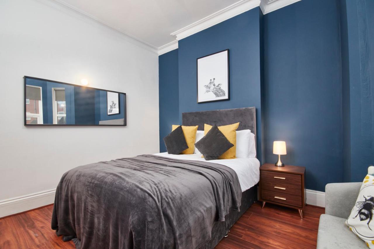 5 Bed House In Leamington Spa Perfect For Contractors With 7 Beds By Purestay - 14 Night Min! 外观 照片