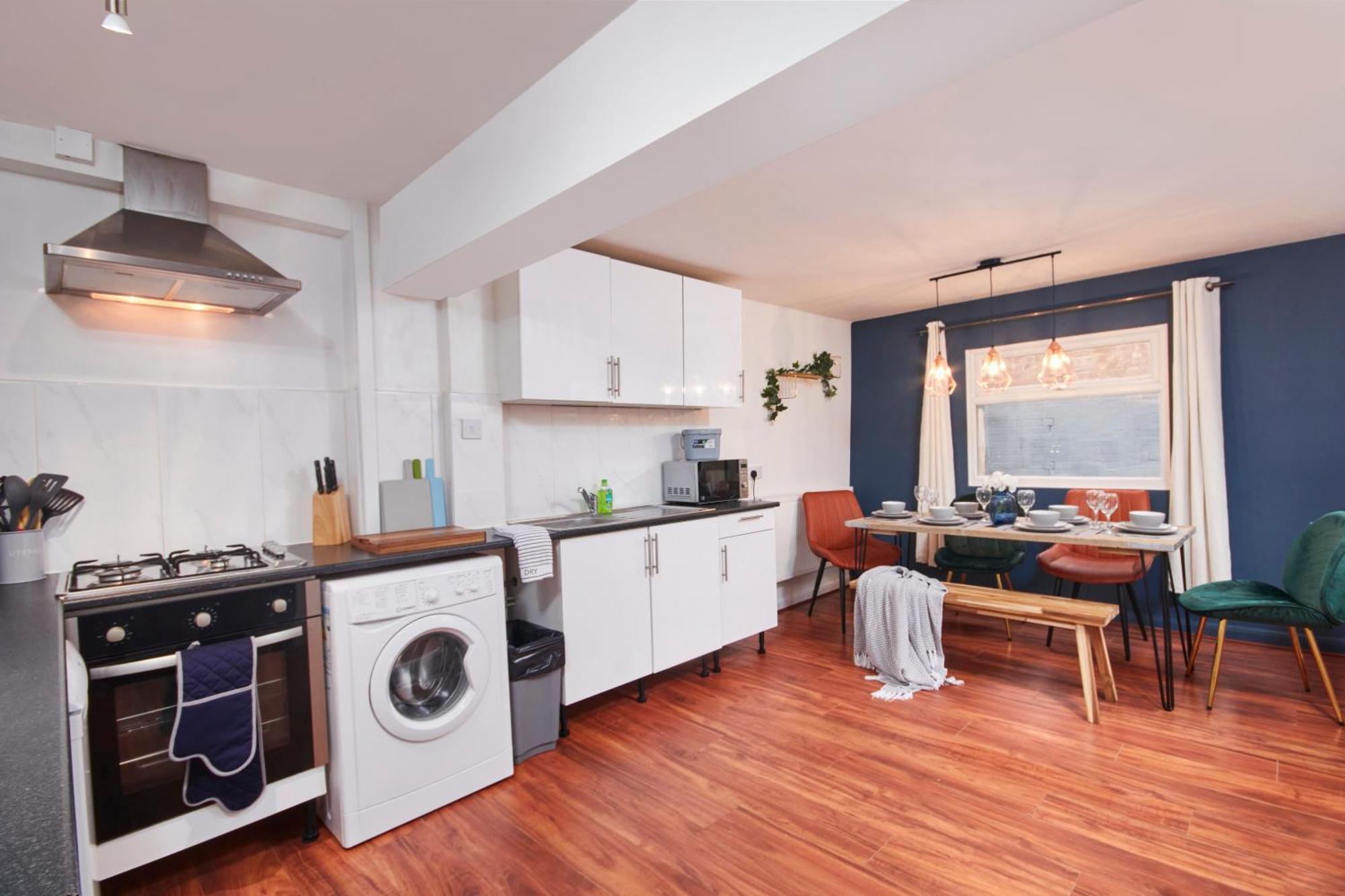 5 Bed House In Leamington Spa Perfect For Contractors With 7 Beds By Purestay - 14 Night Min! 外观 照片